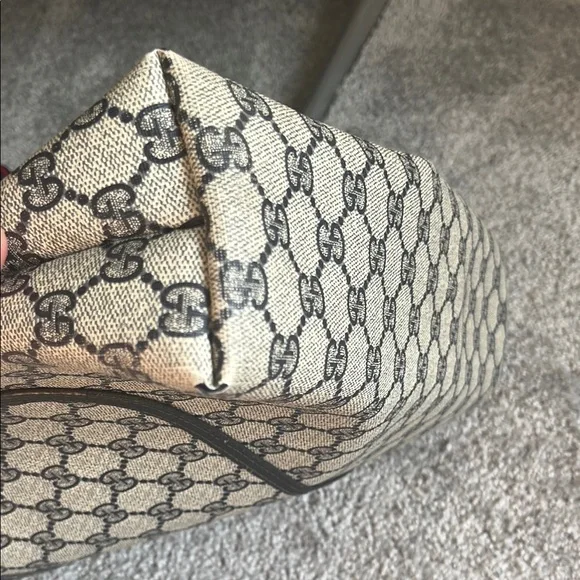 Gucci Navy and Tan Tote - Picture 5 of 12